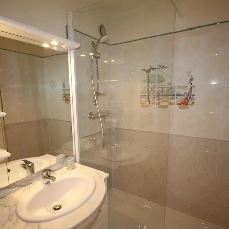 Apartment Confortable T2 Avec Balcon Plein Sud, Animaux Acceptes - Fr-1-293-127 *